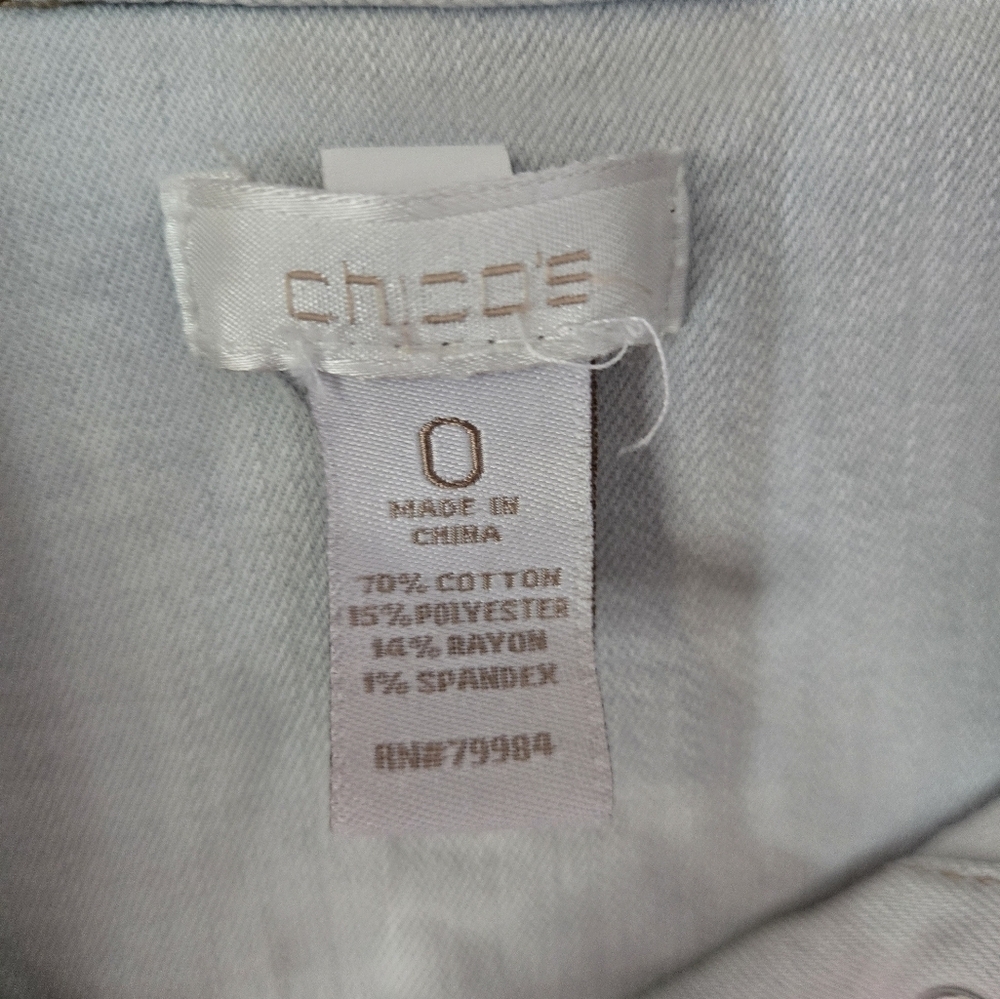 Vintage Chico's Ladies, Light Blue Denim Jacket Size Small/ 4. - Picture 2 of 5